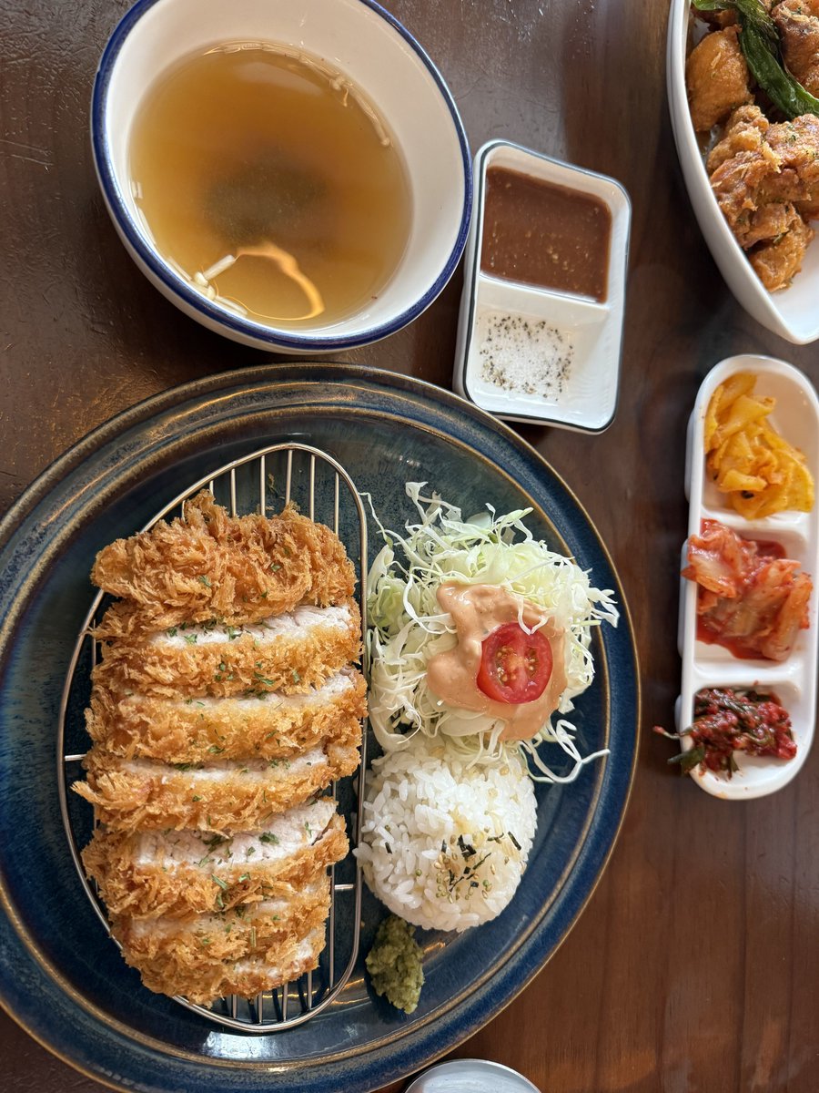 dkfmsk's tweet photo. 함냠냠냠 https://t.co/bPdVQC6JGY
