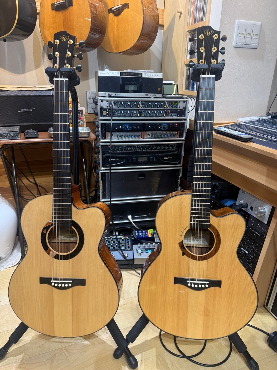 Enfini_CW's tweet photo. ペギーホワイトが2本！
豪勢だ！
1本は丁度作業が完了。
もう一本はこれからピックアップのインストール。
年代が少し違うのでその違いも楽しみですね♪ https://t.co/Ulq0B3omZi