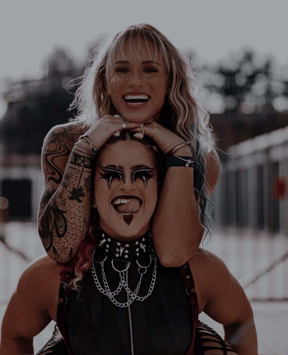 suckinsols's tweet photo. Happy birthday baby, I love you so much. 🥺🤍 https://t.co/IpDI7FxC6f