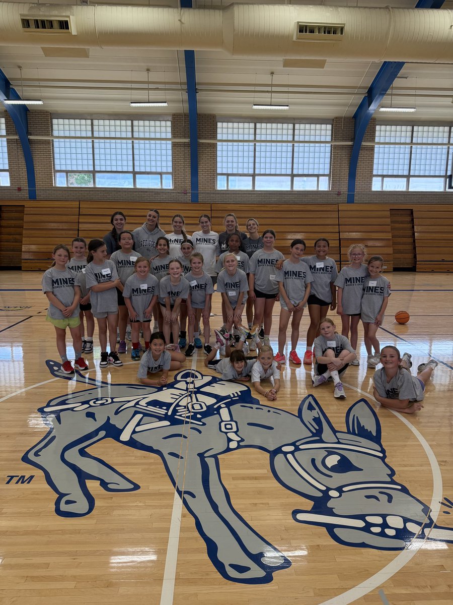 MinesWBB's tweet photo. Shooting 🏀 Camp ‘26 ✅ 

Thanks to our campers, coaches &amp; parents for making this week awesome! Our campers had great attitudes &amp; got better!!!

#beef #shootersshoot #volk https://t.co/EAt6UO6qpW