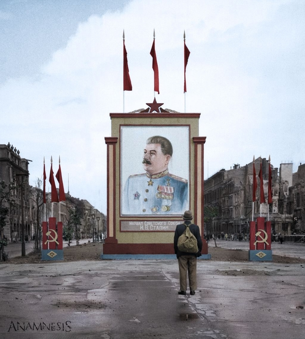 Francis49146726's tweet photo. Berlín, 3 de junio de 1945 https://t.co/mPE6dAaAfV