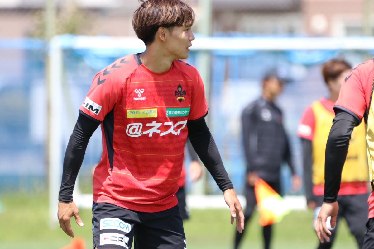 zweigen_staff's tweet photo. 【トレーニングフォト】📸

→→→プレーオフ2回戦
6/7(日)vs #ザスパ群馬
⏰14:00キックオフ
🏟️ゴースタ

🎫チケット販売中
https://t.co/rXYMoN66aA
#zweigen #感謝を形に https://t.co/pl0hGSJMji