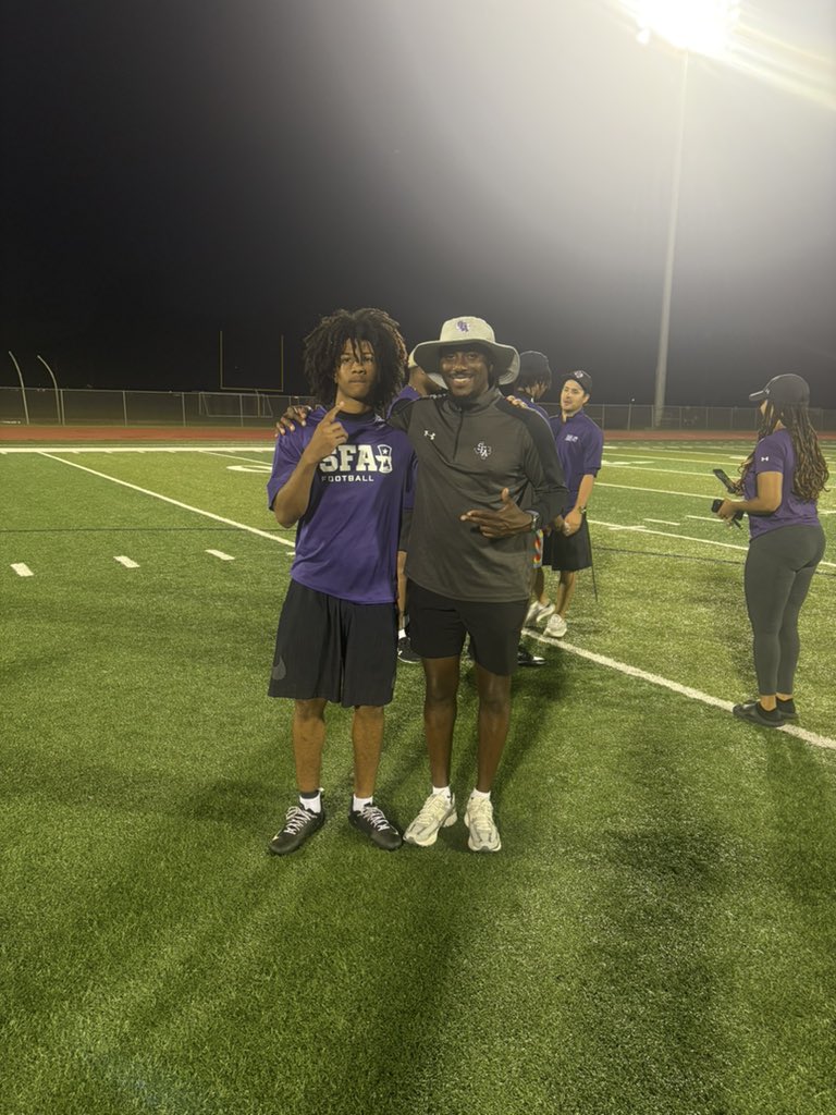 DacquanQuin's tweet photo. Had a great time at the SFA camp today! Wanna thank @CoachBShelton @coachcismith @CoachCBrazell for showing me great attention and recruiting me through this season. Can’t wait to work with yall this season.
@Thamannjr @CoachKGranger @coach_huck08 @jacorynichols @GloverQuinJr https://t.co/r6H96UqceU