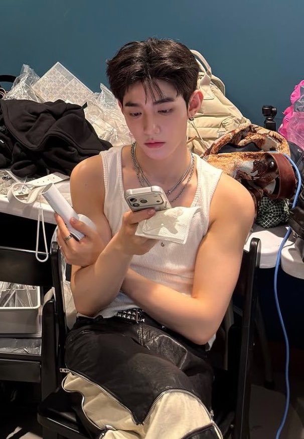 withjangjang's tweet photo. 다들 어깨 얘기 좀 그만하세요 정도가 지나치잖어깨요 무슨 어깨가 처음도 아니고 왜 그렇게 어깨에 집착하시는지 모르겠어요 어깨 얘기 그만 좀 합시다 어깨가 장어깨난인가요? 다들 어깨 얘기 좀 그만하세요 https://t.co/U5fjqB2xa4