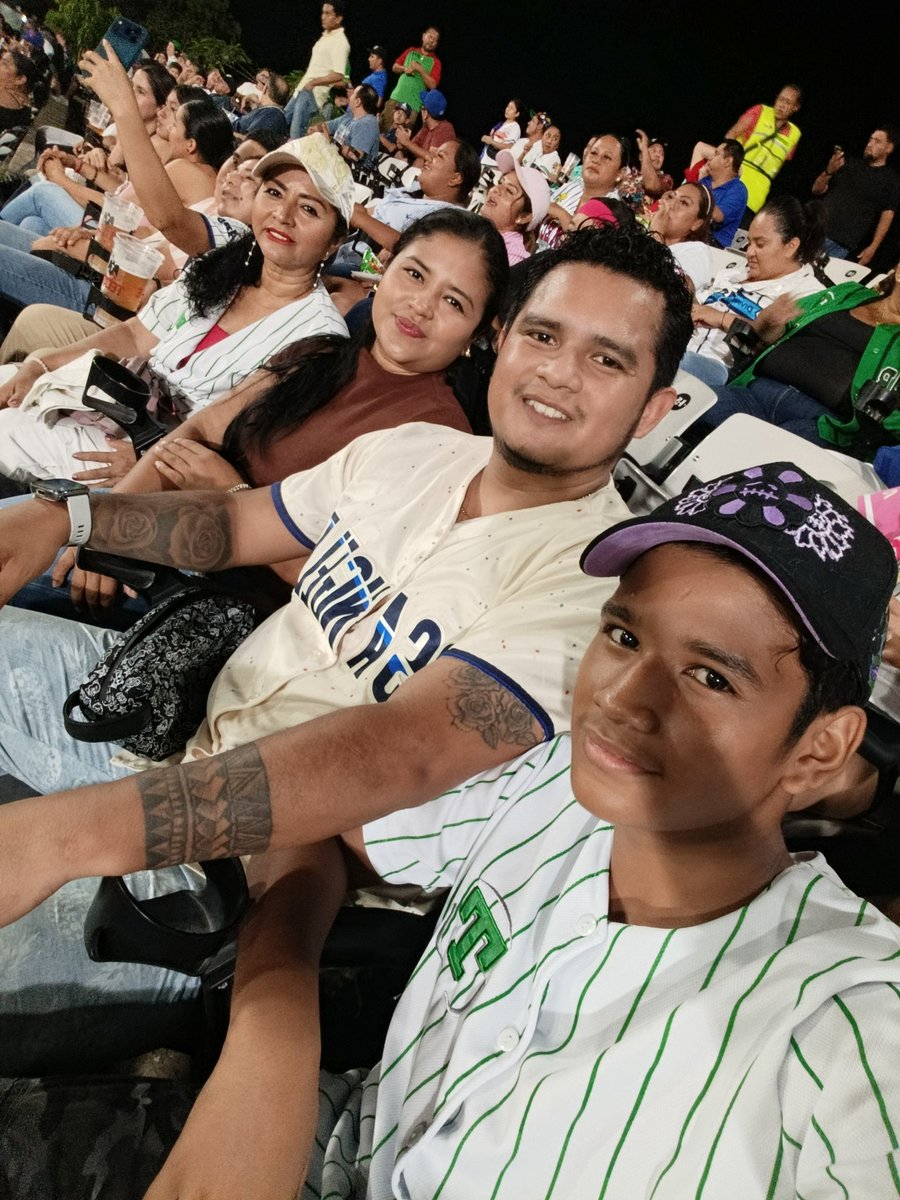 Edhuu_10's tweet photo. @OlmecasTabasco 
#ElInfiernoVerde #VamosOlmecas #SiempreOlmecas https://t.co/K0bAwGuZKh