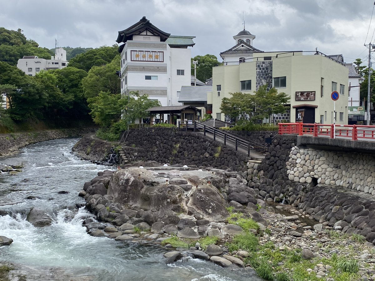 shuzenjionsen's tweet photo. 「独鈷の湯」
建屋の復帰は見送りに…

先日の台風6号の接近にともない
「独鈷の湯」の建屋を外しました。
元に戻す予定でしたが、今後の天候不順を考慮し
引き続き建屋は外したままにすることと
なりました。
ご理解のほど、お願いいたします。 https://t.co/LYnrEx1vxg