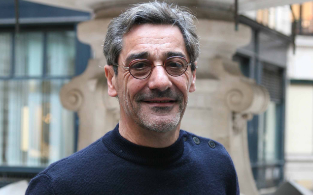 L_ThinkTank's tweet photo. [ 🇫🇷 FRANCE ]

🔸 Le ministre du Pouvoir d’achat Serge Papin propose de ne plus revaloriser les pensions de retraite supérieures à 3.000 euros par mois afin de financer une baisse, voire une suppression, de la CSG pour les jeunes salariés.

Il défend une « solidarité transgénérationnelle », estimant que les jeunes supportent à la fois un contexte économique difficile et le financement d’un nombre croissant de retraités.

Cette mesure n’est pour l’instant qu’une proposition. Les petites retraites en seraient exclues et les économies réalisées serviraient à augmenter les salaires nets des jeunes actifs.