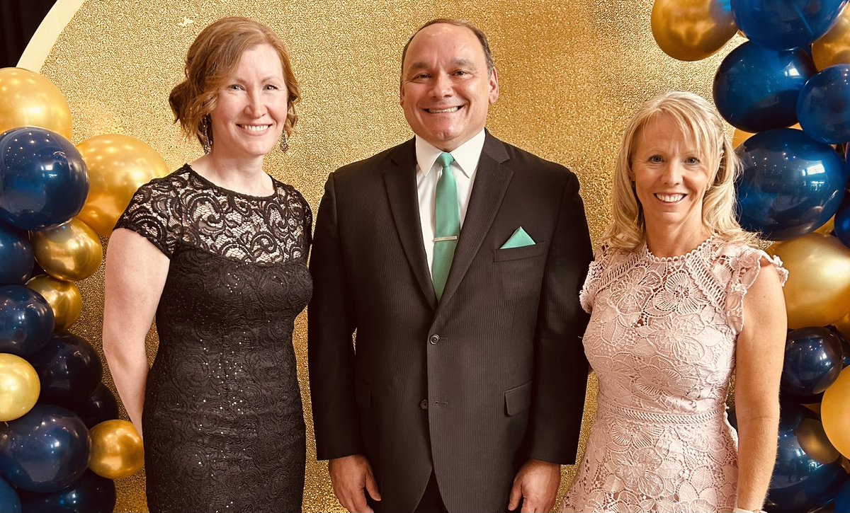 CapoOttawa's tweet photo. St. Pius X High School’s Graduation Prom was a celebration of our class of 2026. Thank you to the SPX Prom Planning Committee, staff, and students for their hard work, commitment, and attention to detail, which made the evening such a memorable occasion. #ocsb @OttCatholicSB https://t.co/AIw32GZTxs