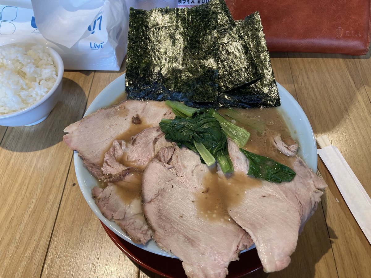 tanapidaiken's tweet photo. ラーメンとライス
ソウハチヤ😋 https://t.co/nx4A7mmF6J