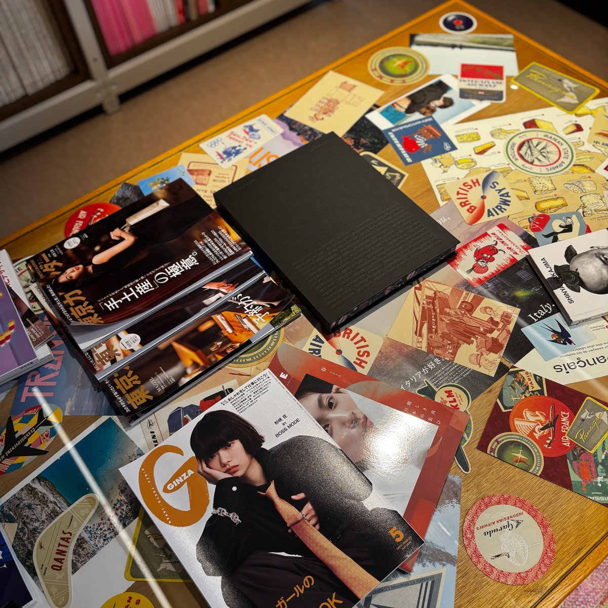 ars_limit's tweet photo. オフィスの机の上に
Face to faceの図録が置いてあって
神だった。

ここだけ光ってみえた。本当に。

何回見ても美しい🌹✨ https://t.co/4opm9ZmuWz