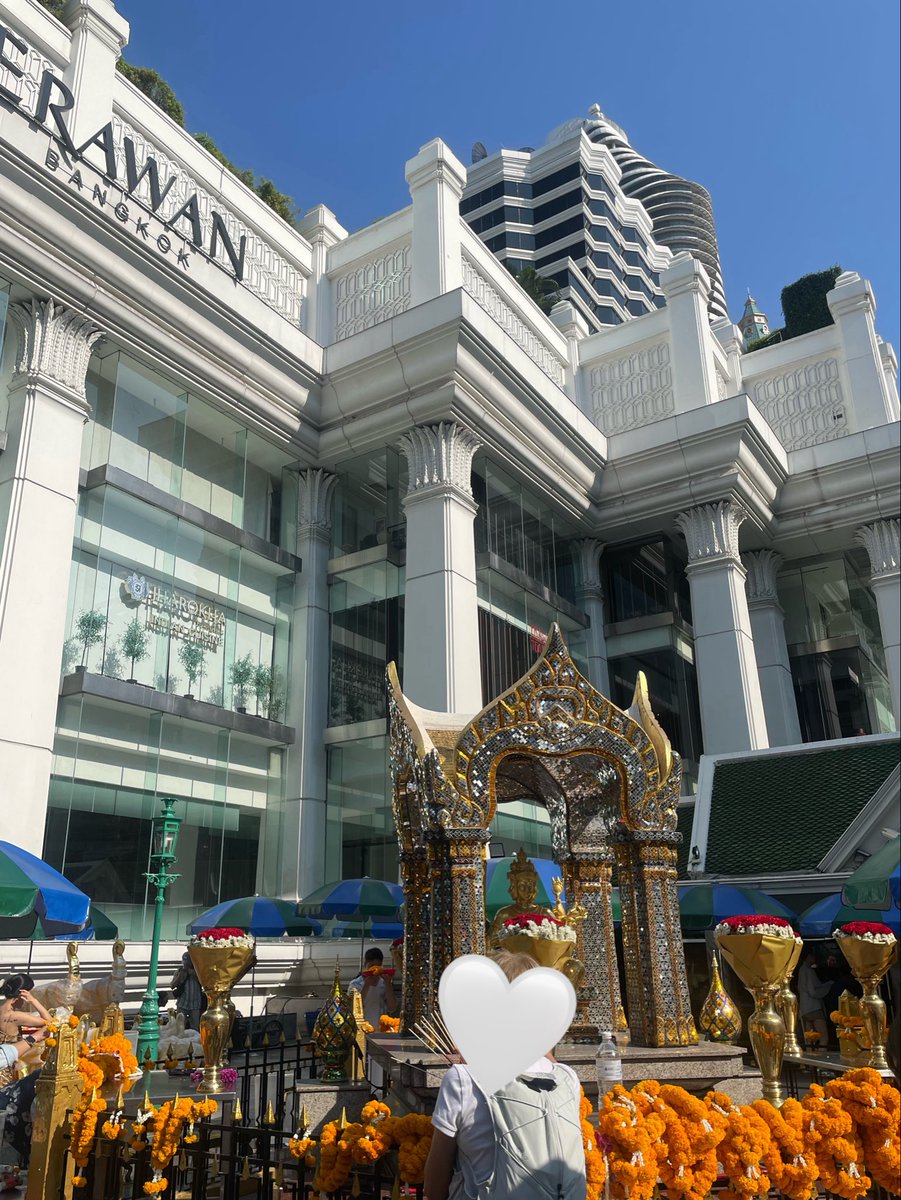 mminnnyy's tweet photo. สิ่งสักสิทธิ์ ๆๆ ขอให้ลูกกดบัตรแฟนมีต JNJM ได้ด้วยเถิด สาธุ 🍀🤍🤍🧘🏻‍♀️ https://t.co/d86483VMeZ