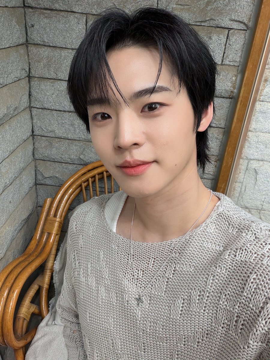 pixelminnie's tweet photo. i hate this new twt update with pictures https://t.co/s9DVjFnLMz