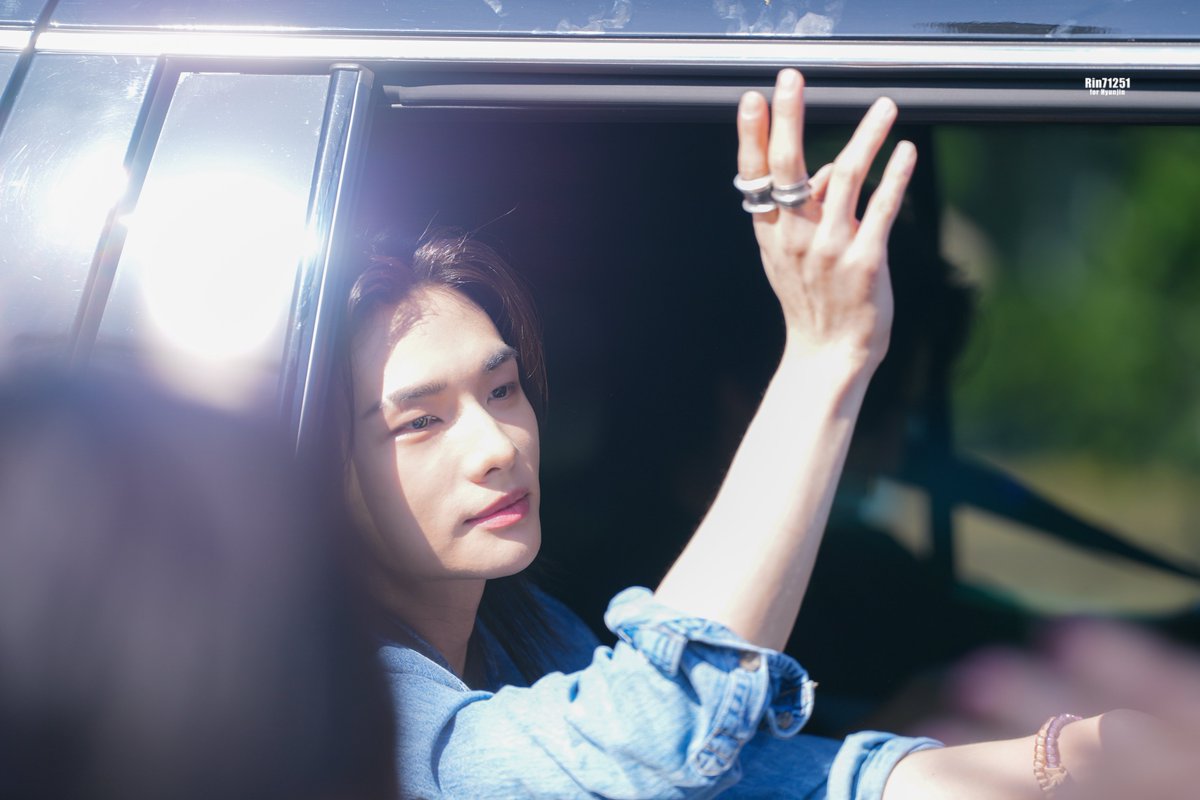 Rin71251's tweet photo. 20260604
#현진 #Hyunjin https://t.co/3dCQJQnYWs