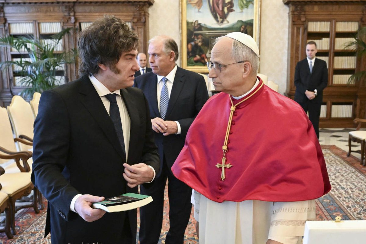 POPE1J0J0's tweet photo. 교황도 진심 못할짓이다
전세계에 있는 미친롬들을 상대해야하고 https://t.co/DIQh7n3HSJ