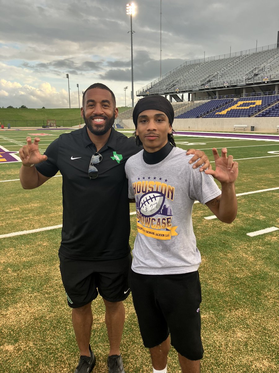 petercobos512's tweet photo. While attending the Houston showcase at PV, I had the opportunity to meet and speak with some coaches from UNT. @MeanGreenFB. We had a great conversation about their program and some upcoming camps, and I really appreciated the chance to connect with them. @CoachThurm87 @Coach_Beech42 @Grant_Kinser @CoachBradshaw89