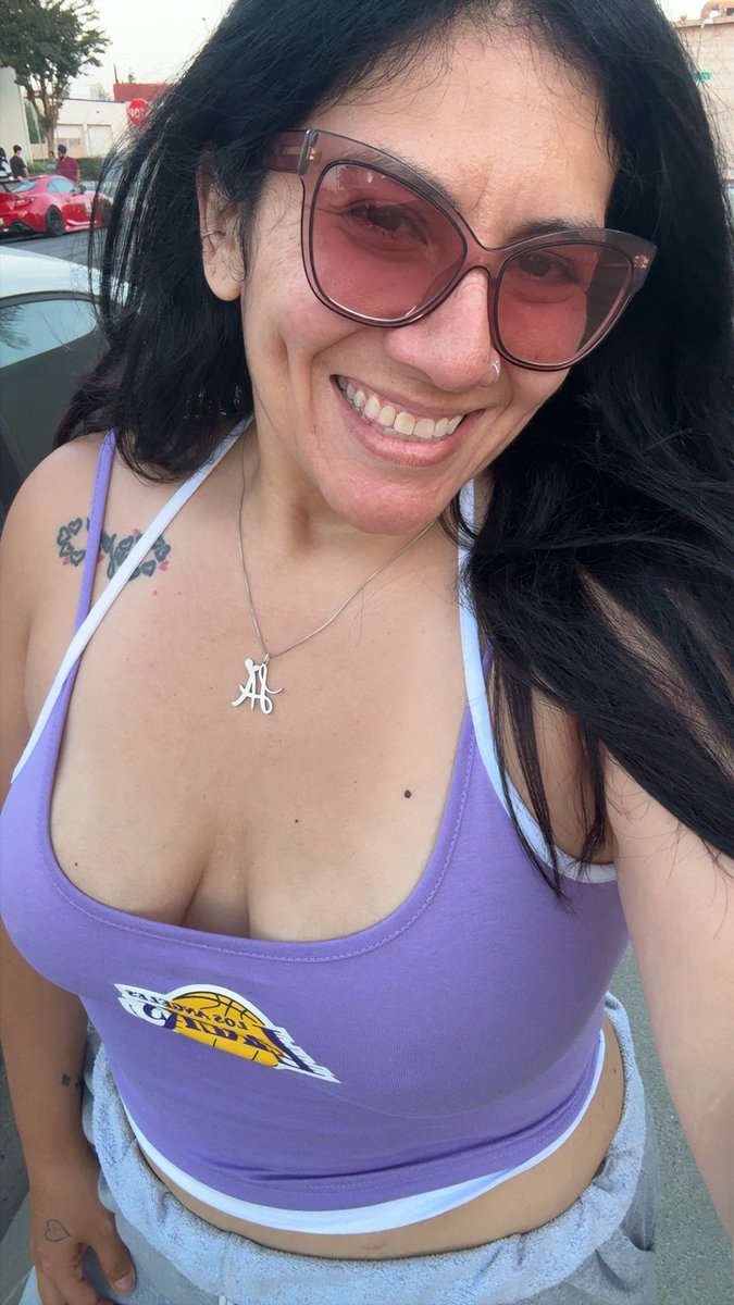 jenny__simone's tweet photo. Never trust a big butt + a smile ✨ https://t.co/qGrQlgATWF