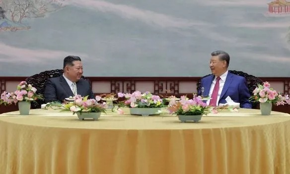 755FAffairnotes's tweet photo. Xi Jinping, General Secretary of CPC and President of China, will pay a state visit to the Democratic People's Republic of Korea (DPRK) from June 8 to 9 at the invitation of Kim Jong Un.
The visit will be Xi's first trip to the DPRK since June 2019. Kim visited China in September 2025, while Chinese Foreign Minister Wang Yi visited the DPRK in this April and met with Kim, highlighting ongoing high-level exchanges between the two neighboring countries.
