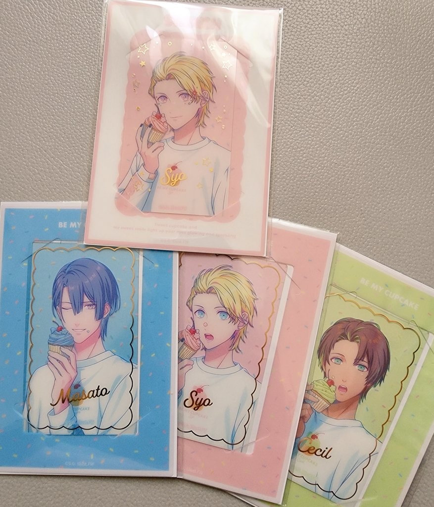 _Riko_sy's tweet photo. ありがとうございます😭🩷
自分で買うことが叶わなかったビジュカ代行いただいて、まさかの一番欲しかったレアの翔ちゃん。嬉しい…
もちろんノーマルも3人ともかわいいです🫶 https://t.co/E99DwnwvUe