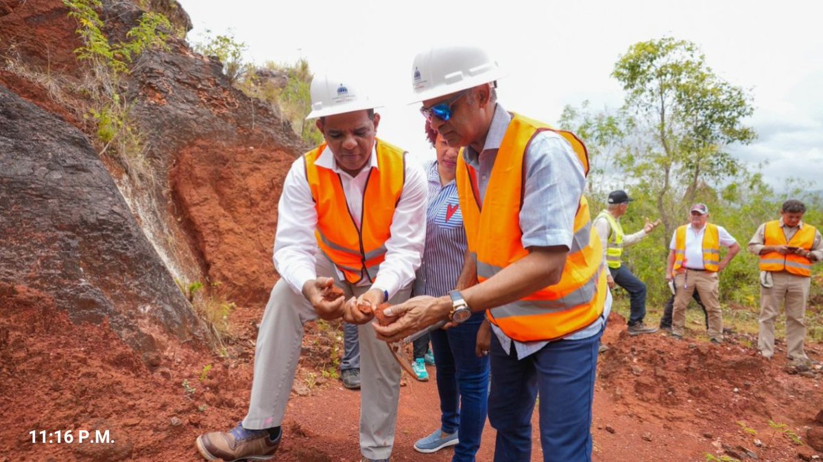 ehplusdo's tweet photo. Cada 4 de junio recordamos un acontecimiento trascendental para el sector minero nacional: la creación de la Dirección General de Minería (DGM), institución fundada en 1971 mediante la Ley 146-71, con la misión de regular, supervisar y promover el aprovechamiento responsable de los recursos minerales de la República Dominicana.
🔗https://t.co/S7cN5ZcN6U
#EHPlus
