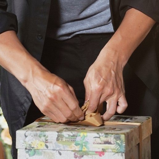 shepweed's tweet photo. hyun bin hand🤯 https://t.co/a4XVOkncrQ