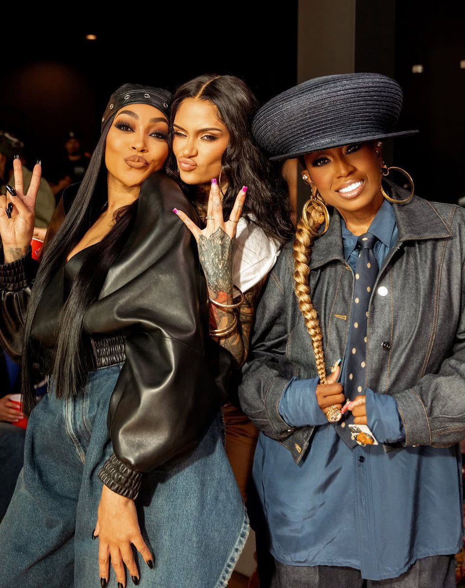 kehIanibrasil's tweet photo. Kehlani, Missy Elliott e Monica nos bastidores do clipe de “Back and Forth”. https://t.co/3XXC1YVYUf
