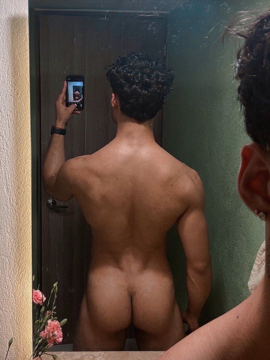samgelboyOF's tweet photo. Front or back ?👀 https://t.co/buAlLdM8Kg