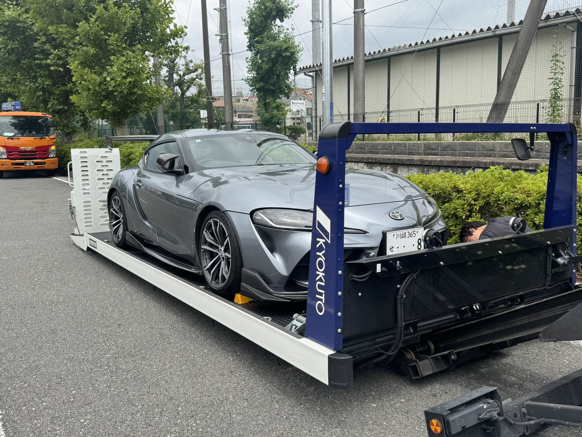 Com9078's tweet photo. 本日6年３ヶ月ともに走ってきたスープラを降りました🤣

楽しい時も最高のドライブも、いつも隣にいてくれた最高の相棒でした。この車を通じて出会えた方々、仲良くしてくれた皆さんに心から感謝です！

ありがとうございました😭 https://t.co/UIwxxrOOCO