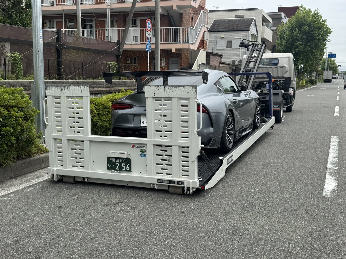 Com9078's tweet photo. 本日6年３ヶ月ともに走ってきたスープラを降りました🤣

楽しい時も最高のドライブも、いつも隣にいてくれた最高の相棒でした。この車を通じて出会えた方々、仲良くしてくれた皆さんに心から感謝です！

ありがとうございました😭 https://t.co/UIwxxrOOCO
