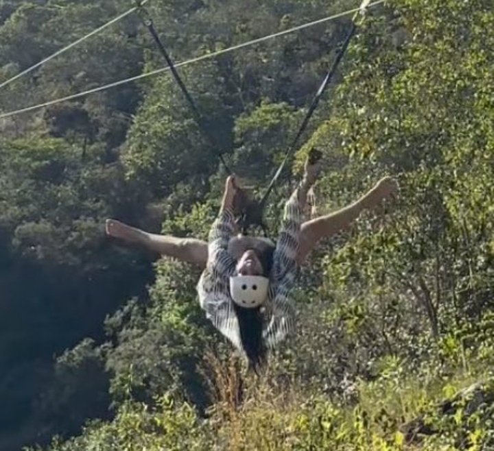 MClovizinho's tweet photo. ela não pula de cabeça nos problemas só nas aventuras. Assinado: jordana marais https://t.co/UXVxtNR7uj