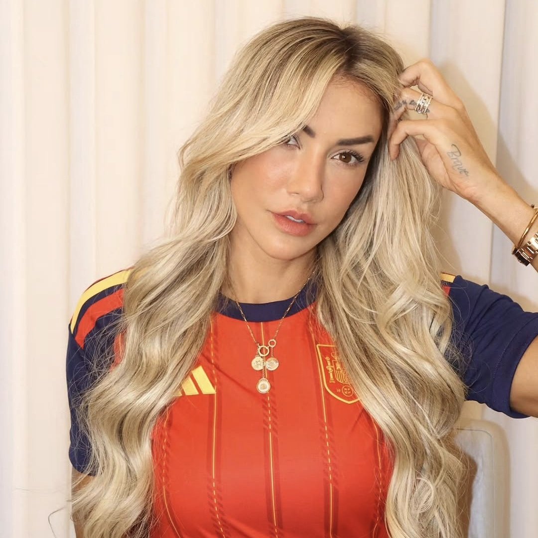 comentakeven's tweet photo. 🚨 Cotada: Thaísa Daher está na mira para integrar o elenco de #AFazenda18! Ela é jogadora de vôlei, bicampeã olímpica considerada uma das maiores dos últimos tempos. 

Daher já foi sondada em anos anteriores e esse ano, ela estar no radar novamente, ela pode ser um sucesso. https://t.co/IwSb3HVZ46