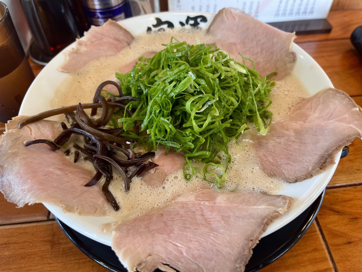 M0s40's tweet photo. ラーメン食べたねぇ🍜
ラーメン頼んだらチャーシュー麺になってきた😍
#もさお飯 https://t.co/IW4K8tEyvB