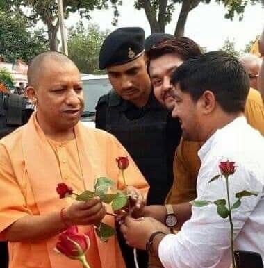 pushprajsoni's tweet photo. उत्तर प्रदेश के यशस्वी मुख्यमंत्री परम् आदरणीय योगी आदित्यनाथ जी महाराज आपको जन्मदिन की हार्दिक बधाई एवं शुभकामनाएँ 
मर्यादा पुरुषोत्तम भगवान श्री राम जी की कृपादृष्टि आप पर सदैव बनी रहे 
#happybirthday
@myogiadityanath https://t.co/9uZQK7kdWk