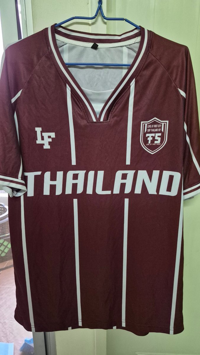 DechaKrn's tweet photo. เชียร์ไทย ปู้นๆ https://t.co/3pz3rWbDBx