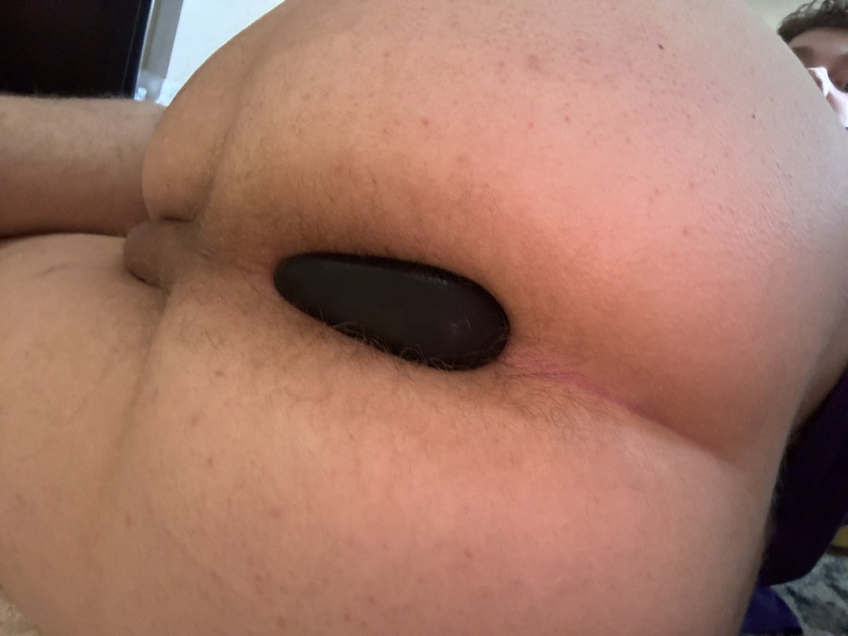 Cscrubbez's tweet photo. Did a new things and finally got a butt plug to try. You can literally hear the mix of shock, pleasure, and “I actually got it in” from me putting it in for the first timw https://t.co/QVW0X3leI6