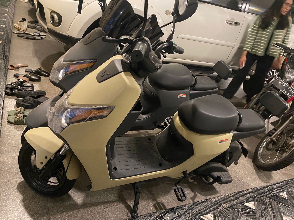 grcieeeeee's tweet photo. #wts Sepeda Listrik Uwinfly D60
Jarang dipake, dm for price!

Oh iya, kalian bakal dapet FREE pompa sepeda, helm, dan gembok sepeda^^ Yuk, dibeliii https://t.co/9zZW57L5ZN