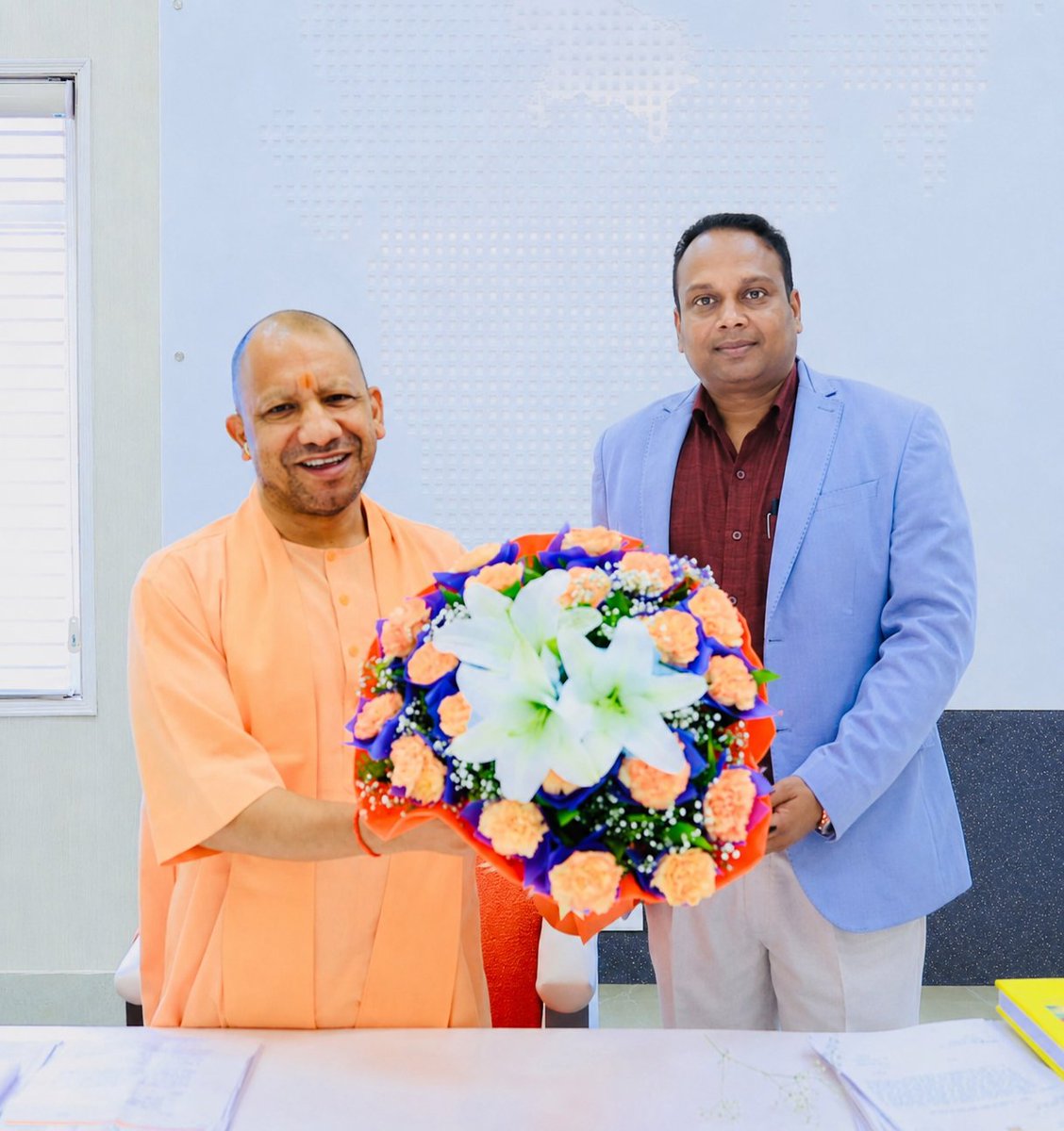 vimalbst's tweet photo. उत्तर प्रदेश के यशस्वी एवं लोकप्रिय मुख्यमंत्री आदरणीय योगी आदित्यनाथ जी महराज जी को जन्मदिन की हार्दिक बधाई एवं शुभकामनाएं।
ईश्वर से आपके दीर्घायु होने की कामना करता हूं।

@myogiadityanath @myogioffice
@highlight 
#YogiAdityanath
@AwasthiAwanishK 
@ChiefSecyUP @UPGovt @BJP4UP https://t.co/IGl93h0XsN
