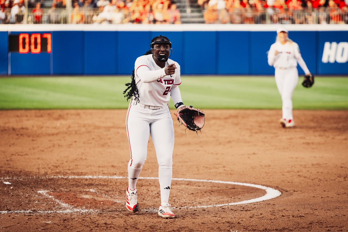 TexasTechSB's tweet photo. Thank you, #24 ❤️

You’ve forever changed the game. The impact you’ve made will be felt for generations. https://t.co/4X1ZUT39qm