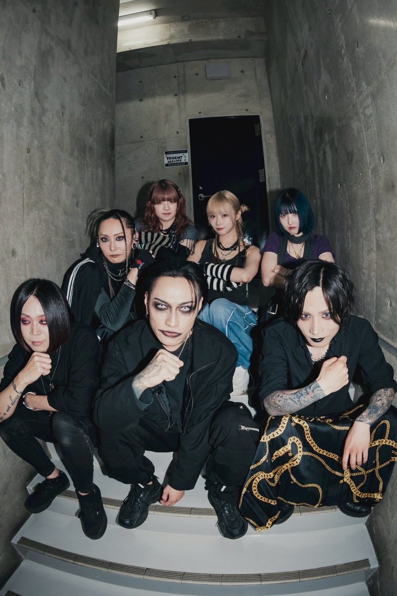 SERINA_bassist's tweet photo. King of the Sea
めちゃくちゃいい初日を迎えれました！

名古屋ありがとう！
そしてDEXCORE本当にありがとうございました！！！🔥

フロアもかなりグルーヴ高まってて
めっちゃ嬉しかった！

トライバーもデクサーも最高😈🔱 https://t.co/bp7OKvC3iU