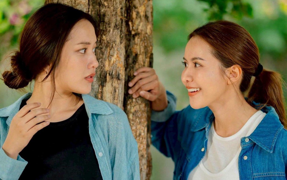 lakorn_channel7's tweet photo. น้องลูกไฟมีอะไรจะแซวก็แซวมาเลยค่ะ 😇😇❤️ พี่พร้อมรับฟัง อุอิอ๊าาา #เสน่หาวาโย 🤭 เสาร์นี้ 20.30น. 
.
#ฟรีนสโรชา 
#น้ำหนึ่งมิลิน 
.
Cr. @4elementsGL 🌷
#Lakorn_Ch7 #Ch7HDDramaSociety https://t.co/uMbGf19kVa