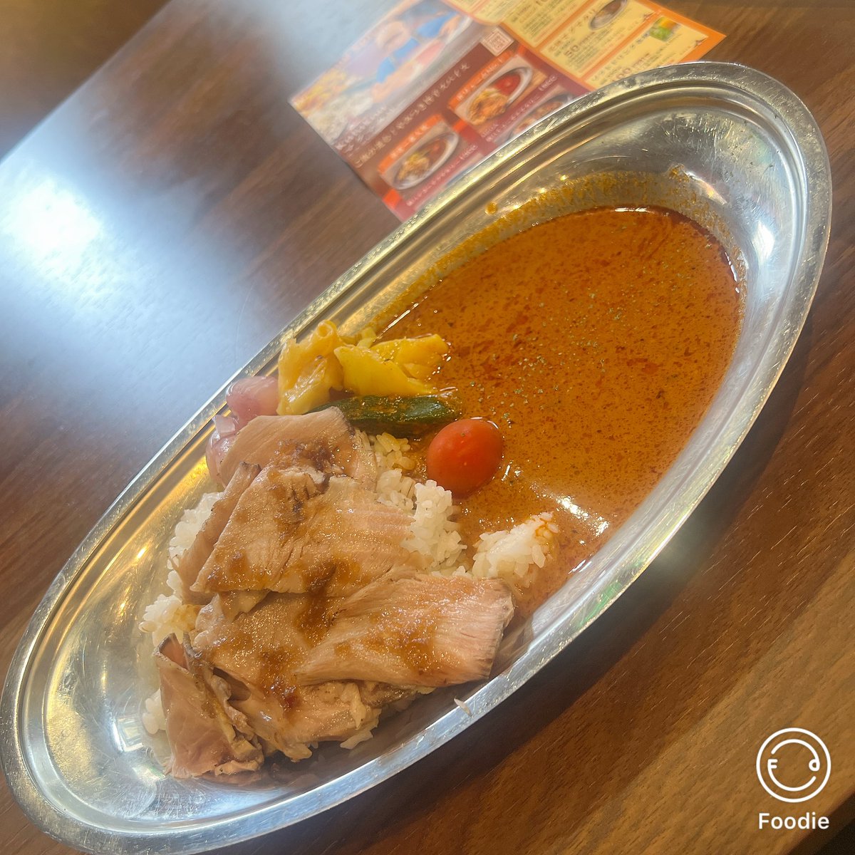 hakase3's tweet photo. 久しぶりに大好きなからこあでマグマカレーを堪能！ローストポークと味玉付きで、スパイスの力で身体も整う✨映画前に軽めにしたおかげで、集中して楽しめそう！からこあ最高！ #カラコア #マグマカレー #ローストポーク #スパイスカレー #映画鑑賞 https://t.co/8VTidaIE4G
