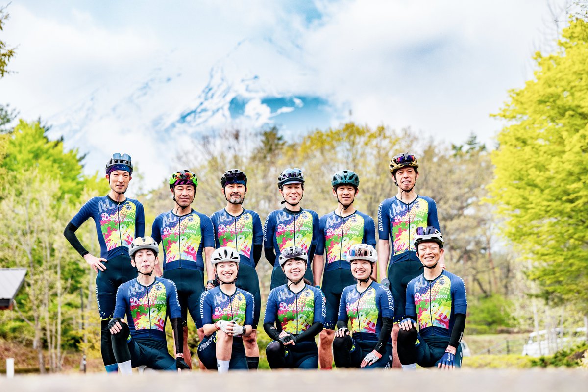 Bioracer_japan's tweet photo. おはようございます🌄

ついに、第22回 Mt.富士ヒルクライム本番！！
この日のために積み重ねてきた朝練も、苦しかった坂も、全部が今日のためのもの。スタートラインに立つあなたなら、絶対に登り切れる🚵💨

BIORACER DREAM TEAM 2026も、魂の走りを見せてくれ🔥 さあ、頂上で最高の景色を掴み取ろう！！

全力で応援しています📣📣

#mtfujihc 
#富士ヒルクライム
#富士ヒル 
#BIORACER
#ビオレーサードリームチーム