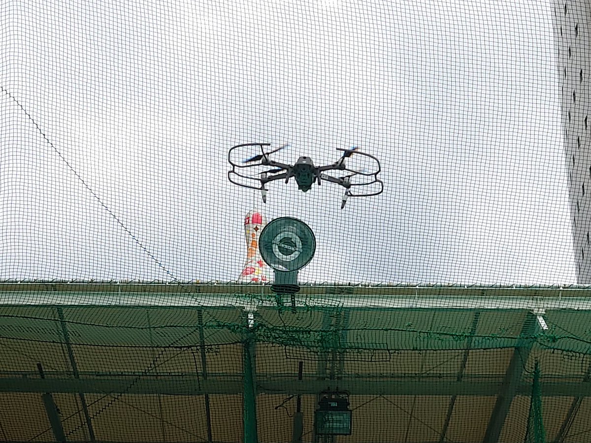 masanii_drone's tweet photo. ＫさんのJUIDA講習が終了〜❗️
京急線が人身事故で、上りは神奈川新町止まりです
横浜で東海道線に乗り換え、これから幕張メッセのJapan Drone展に駆けつけます✌
#永ちゃん, #ドローン, #空撮映像, #ロードバイク, #写真好き, #上大岡, #アカフーパーク, #YDIS, #国家資格講習, #JUIDA講習 https://t.co/fuWHmvgnh0