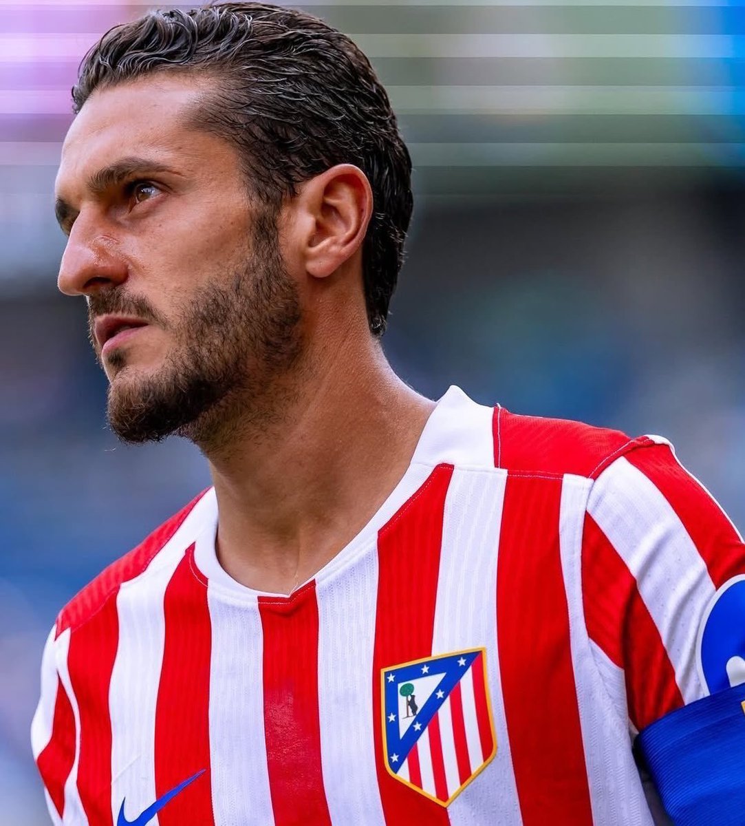 AtletiNationID's tweet photo. 🚨💣 KABAR TERBARU!

Koke dikabarkan telah mengambil keputusan terkait masa depannya: sang kapten ingin bertahan satu musim lagi bersama Atlético Madrid. 🔴⚪

🫡 Di usia 34 tahun, legenda hidup Los Colchoneros itu disebut belum ingin mengakhiri perjalanannya di Metropolitano dan masih bertekad memberikan satu tahun tambahan untuk klub yang telah ia bela sepanjang karier profesionalnya.

❤️ Selain itu, Koke juga dikabarkan menginginkan perpisahan yang istimewa ketika waktunya tiba, layaknya Antoine Griezmann yang berpeluang menutup kisahnya bersama Atlético dengan cara yang pantas dan penuh penghormatan dari klub maupun para suporter.

⚠️ Laporan media, belum ada pengumuman resmi dari klub maupun pemain terkait kontrak baru.

📰 @mattemoretto on Youtube