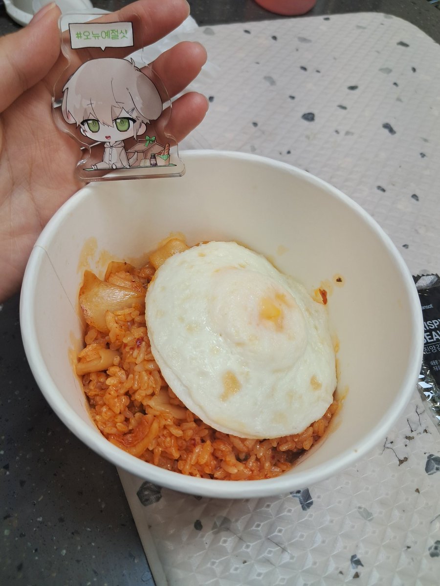 a_bbear's tweet photo. #오뉴예절샷
오늘은 김볶 PD서버 보면서 먹어야징~ https://t.co/uQJx59rtt4
