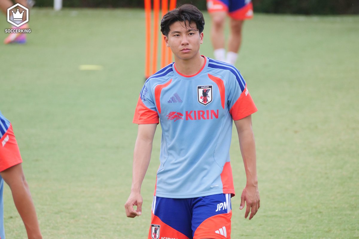 SoccerKingJP's tweet photo. ／
Today's Training Photo📸
＼

U-19日本代表からDF藤川虎三（アビスパ福岡U-18）、FW新川志音（シントトロイデン）、FW神代慶人（フランクフルト）、FW吉田湊海（鹿島アントラーズ）の4人が参加しました！🇯🇵🤝 https://t.co/AhGVSH0cPp