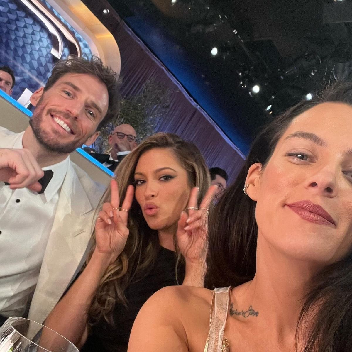 seetheIightx's tweet photo. wow this just popped up on pinterest and now i’m mad all over again at how this was their only picture together during award szn https://t.co/fX7gEwaM5P