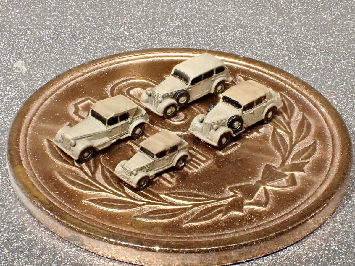 mxkid2's tweet photo. 本日のお品書き
1/700
イタリア軍　軍用車両セット

サイズがおかしい様に見えるけどこれで正解です。

欠品アイテムと一緒に、いつものように21時頃BOOTHへアップ予定ですので宜しくお願いします🙇 https://t.co/kF7rwbN5Nc