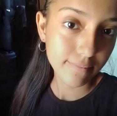 desaparecidaorg's tweet photo. Liz Elizabeth Esquivel tiene 17 años, desapareció el 3/6/26 en el barrio Virgen del Carmen, Formosa capital. Es delgada, altura 1,55. Vestía un abrigo gris con negro, pantalón cargo claro, zapatillas negras y mochila marrón. Avisar #Urgente al☎️ 3704-430795

#Formosa https://t.co/i43wCVPabX