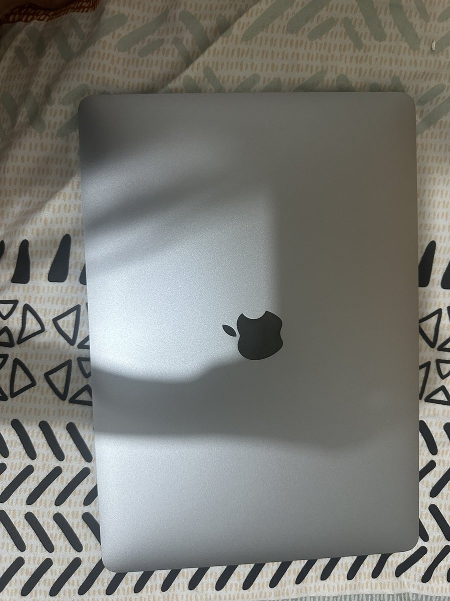 azylezyl's tweet photo. WTS
Macbook pro m2 256/8gb
Mulus, jarang terpakai pembelian resmi apple store &amp; kartu garansi
 11jt masih bisa nego 🥳🥳
Hanya cod sekitaran jaksel https://t.co/2MWOqb9Sl7