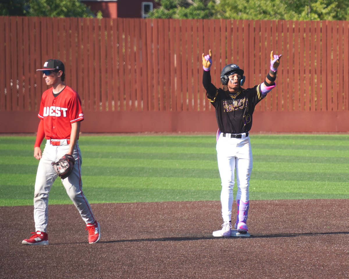 MuscatineCSD's tweet photo. MHS baseball swept Davenport West on Thursday night, 11-1 and 2-1, at Tom Bruner Field. The Muskies rode the pitching of Cal Hollenbaugh and Isaac Jones to a pair of wins. 

The Muskies (7-6, 4-2 MAC) travel to Fort Madison on Friday night for a twinbill. https://t.co/Q720Au383D